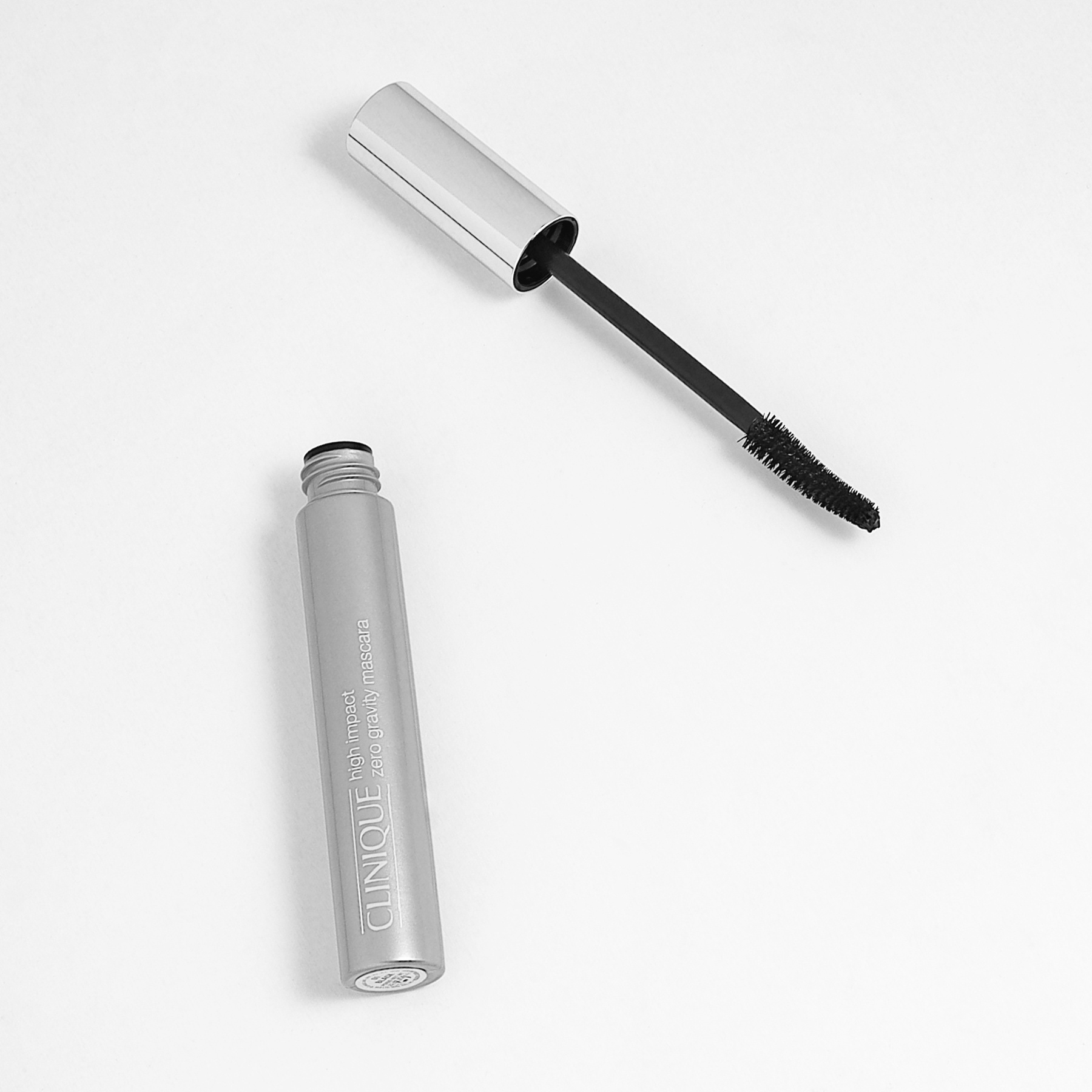 Тушь для объема и подкручивания High Impact Zero Gravity Mascara
