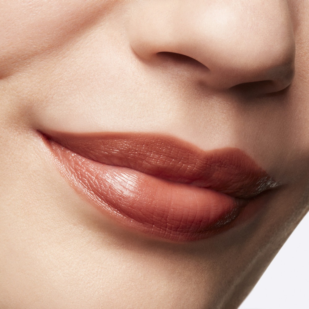 Помада для губ Lustreglass Sheer-Shine Lipstick