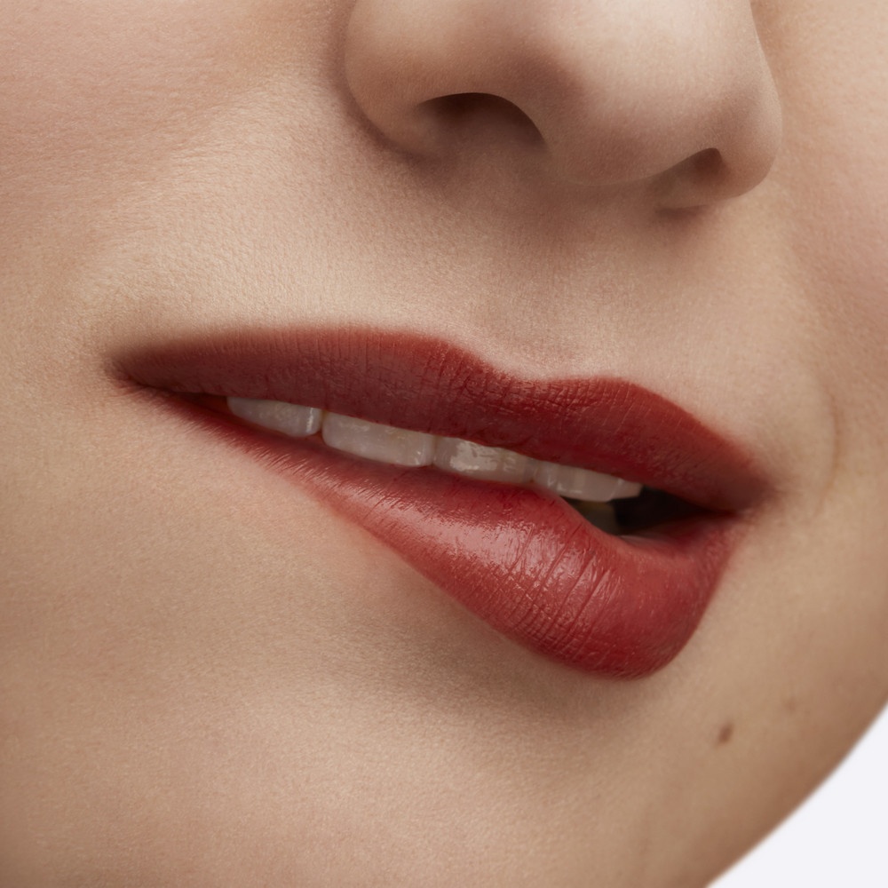 Помада для губ Lustreglass Sheer-Shine Lipstick