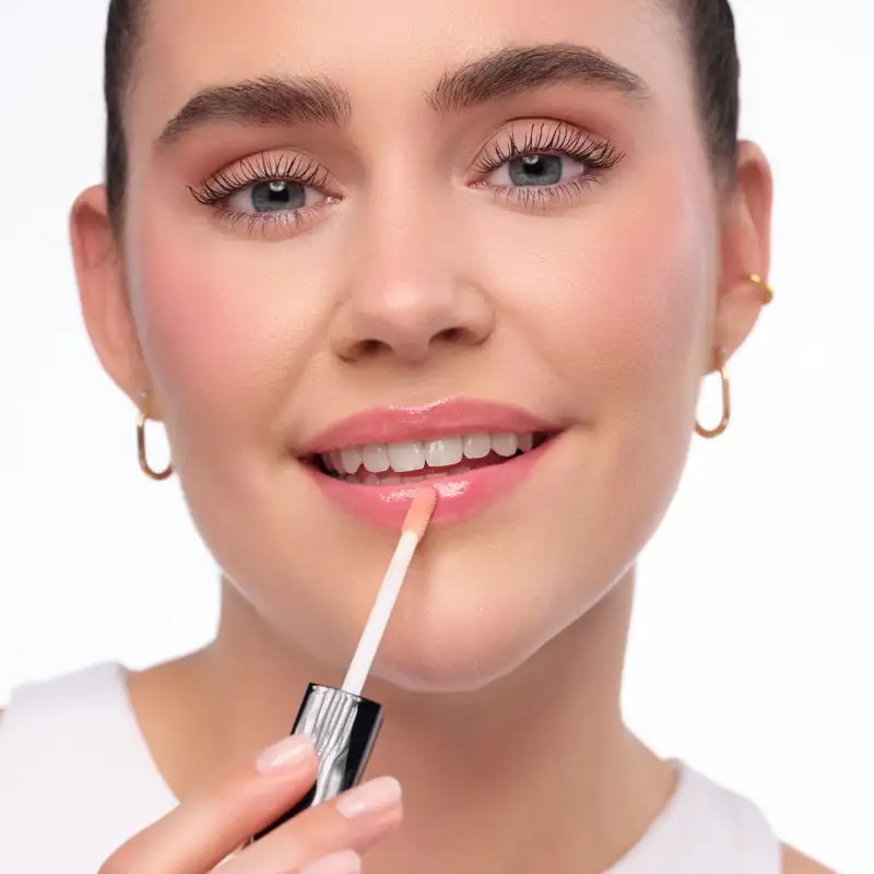 Блеск для губ Hydra Lip Booster