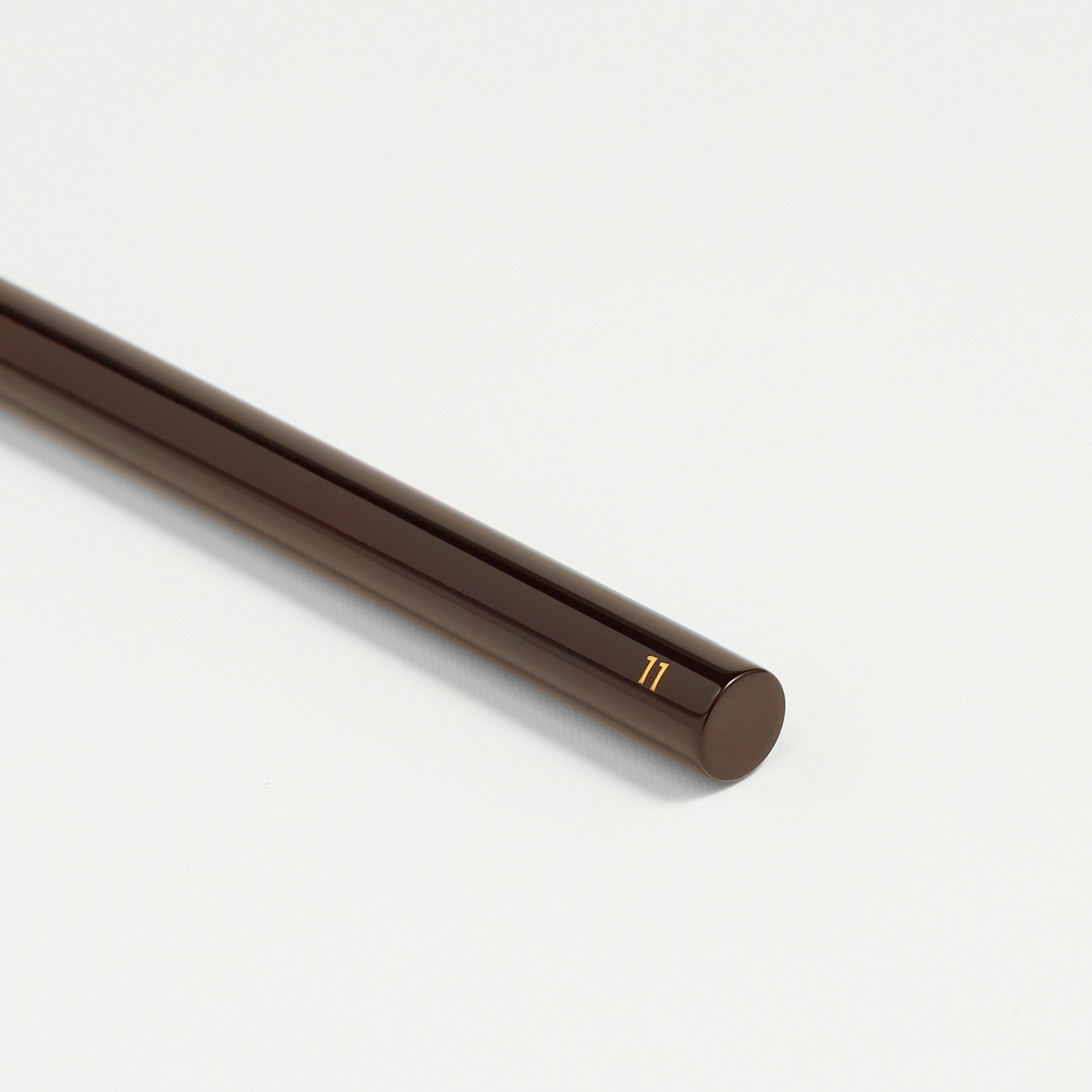 Кисть для теней Eye Shadow Brush 11  купить в VISAGEHALL