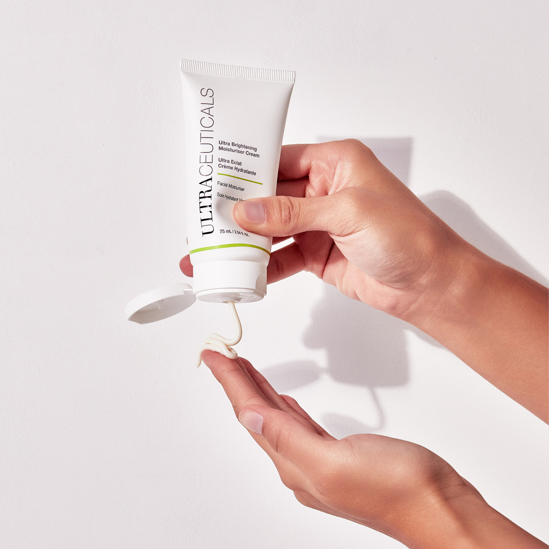 Крем ультра увлажняющий с эффектом отбеливания Ultra Brightening купить в VISAGEHALL