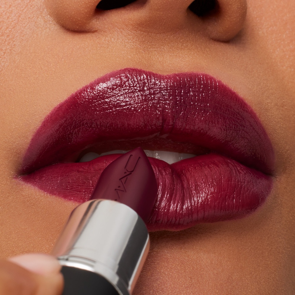 Губная помада Macximal Satin Lipstick 