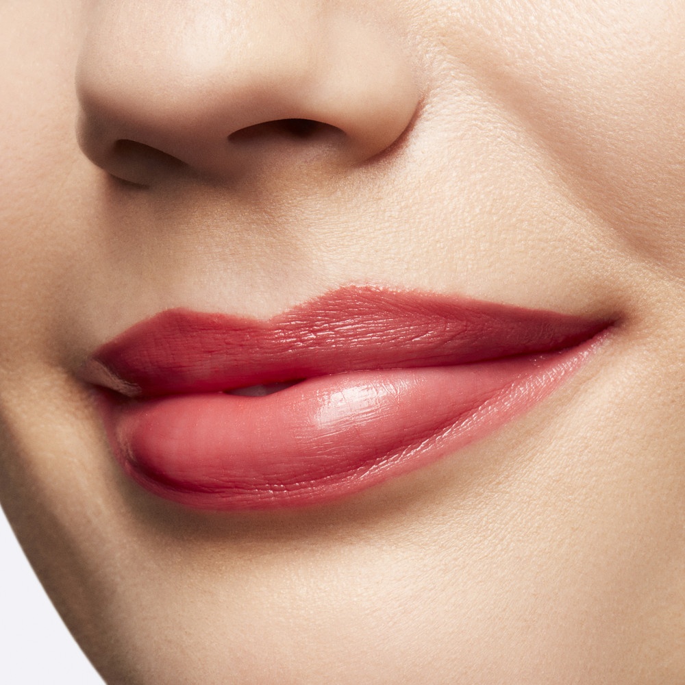 Помада для губ Lustreglass Sheer-Shine Lipstick