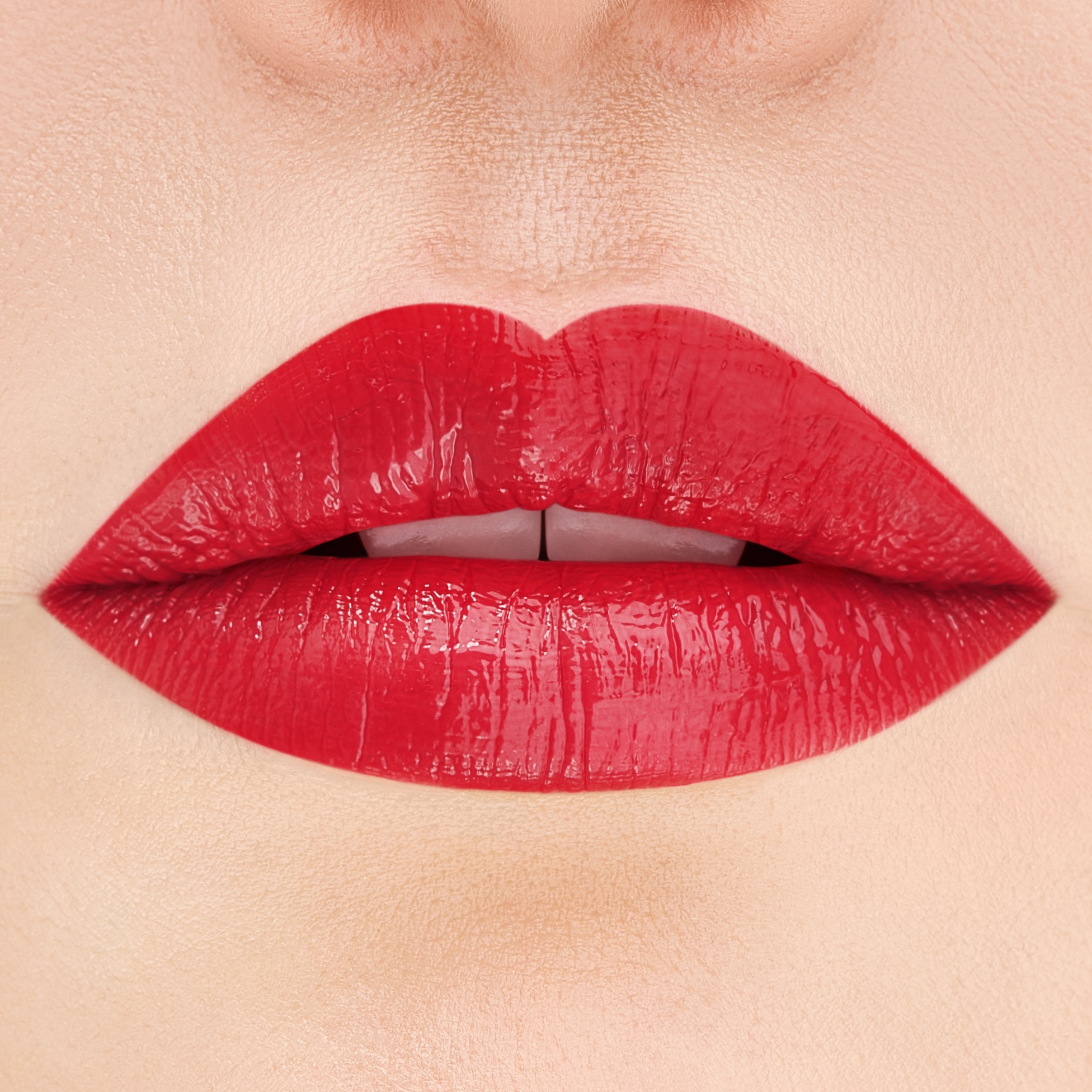Блеск для увеличения объема губ Le Volume Plum&Care Lipgloss 