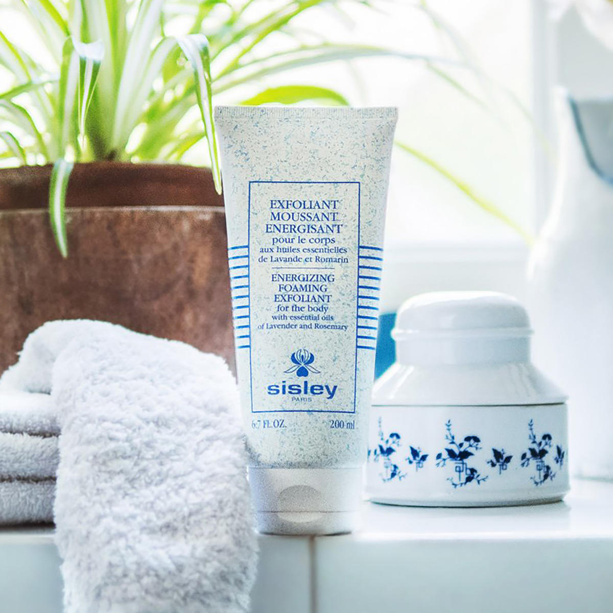 Energizing Foaming Exfoliant for the Body Гель отшелушивающий тонизирующий для тела