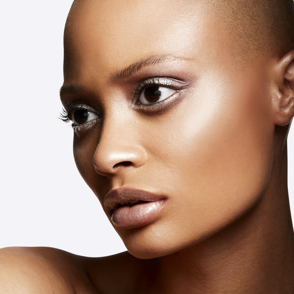 Пудра для лица компактная Extra Dimension Skinfinish
