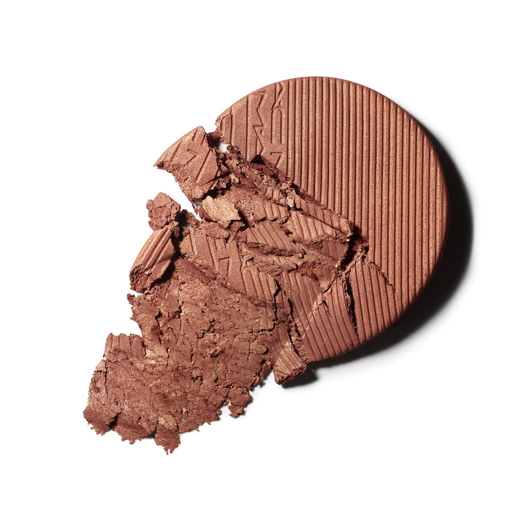 Пудра для лица компактная Extra Dimension Skinfinish