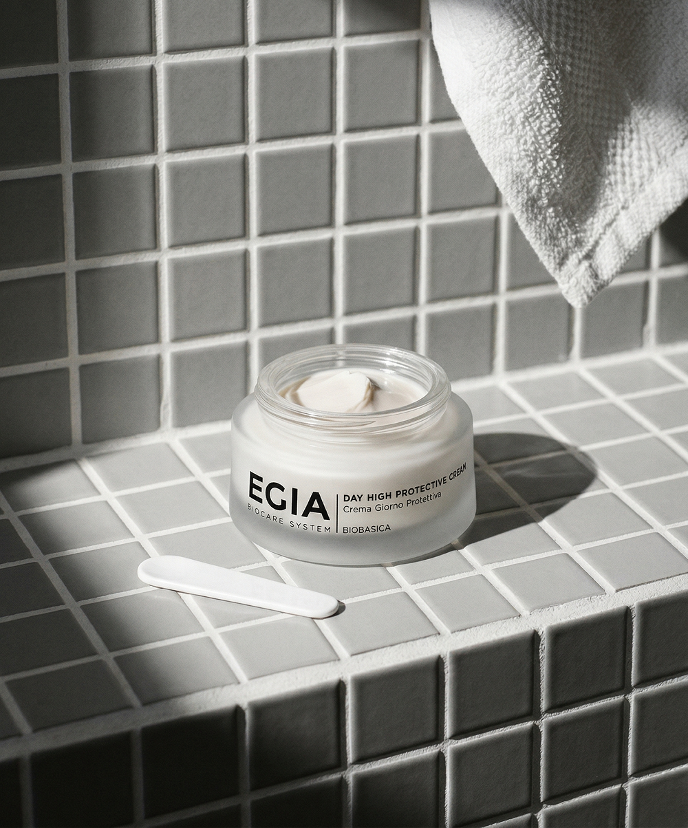 Крем нежный питательный Day High Protective Cream купить в VISAGEHALL