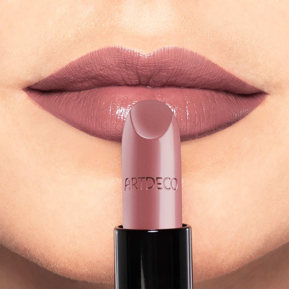 Помада для губ увлажняющая Perfect Color Lipstick Spring 2022 