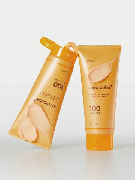Пенка для умывания с кислотами Kojic Acid Turmeric Toning Cleanser купить в VISAGEHALL