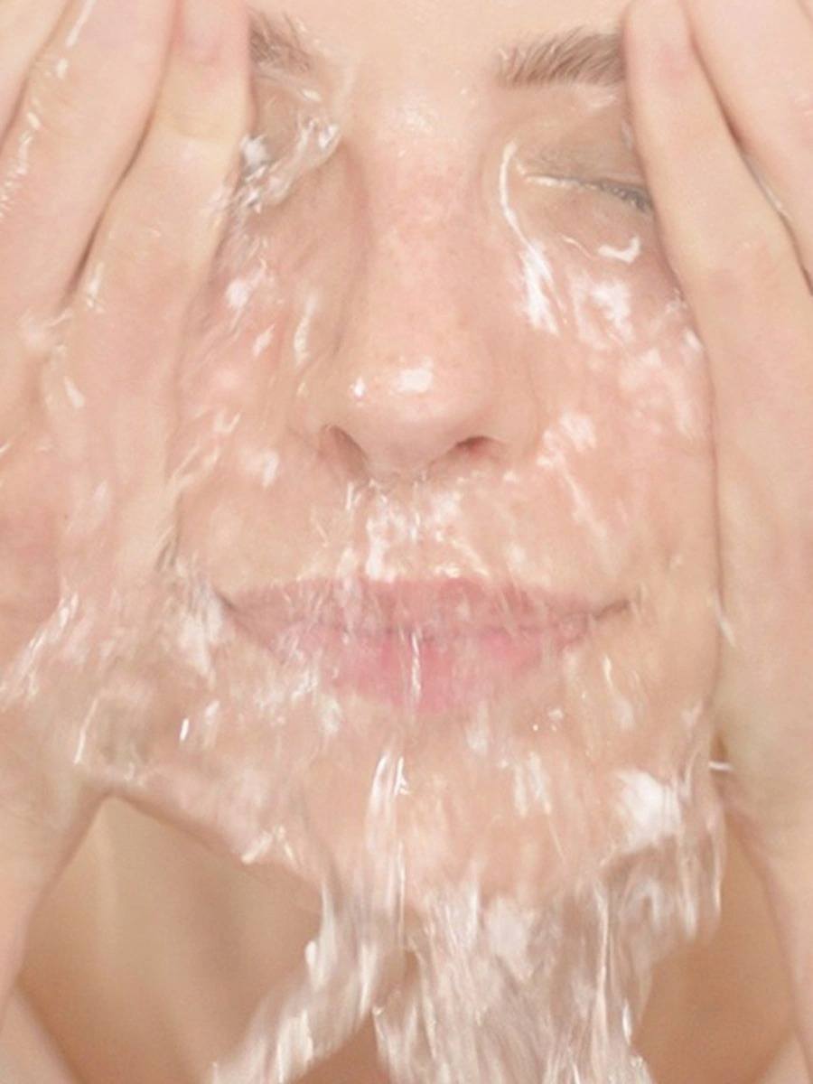 Мицеллярный гель Розовая Вода Make-up Expert  купить в VISAGEHALL