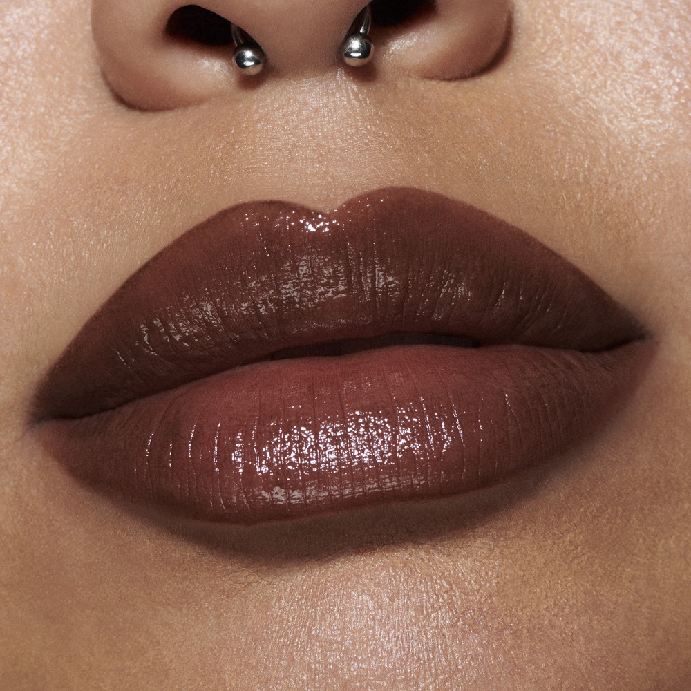 Губная помада Lustreglass Lipstick 