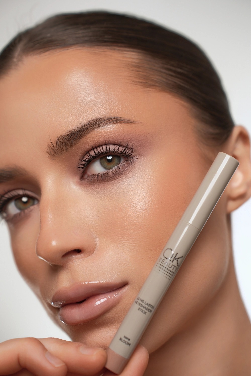 Тени-карандаш для век Long Lasting Eyeshadow Stick