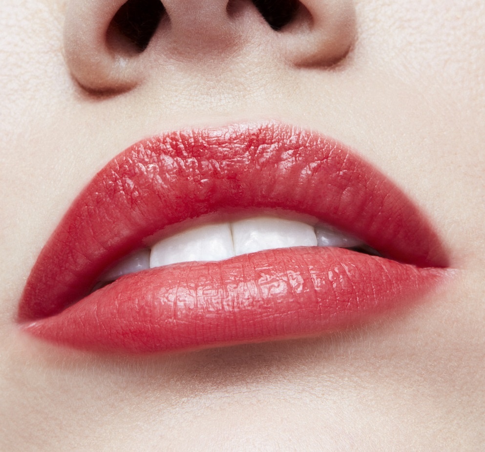 Помада для губ Lustreglass Sheer-Shine Lipstick