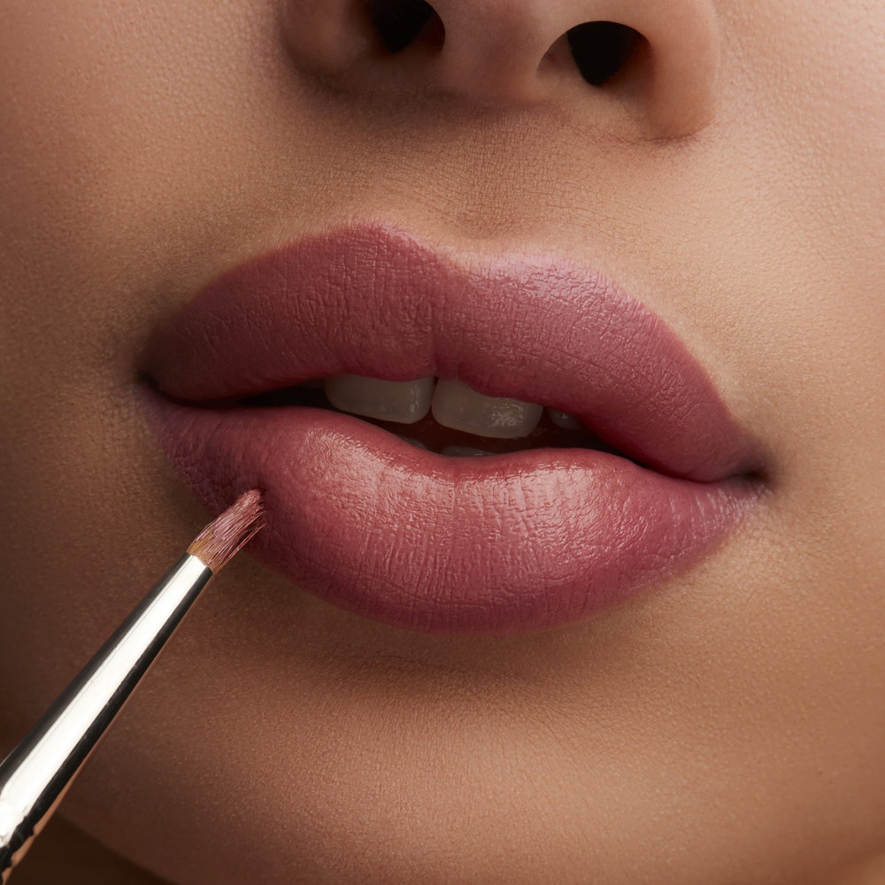 Помада для губ Lustreglass Sheer-Shine Lipstick