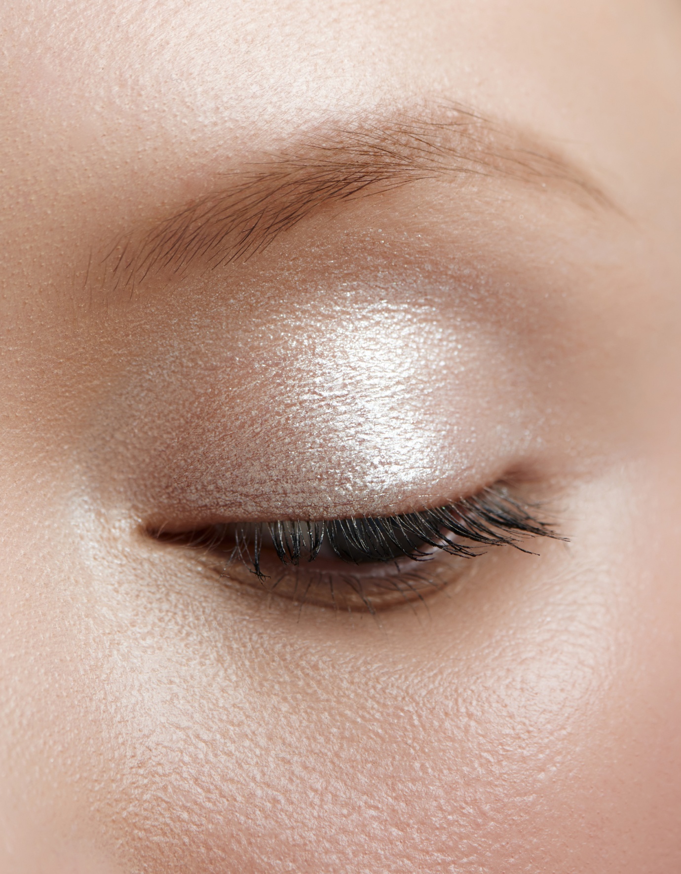 Тени-спарклы для век с влажным финишем Single Eyeshadow