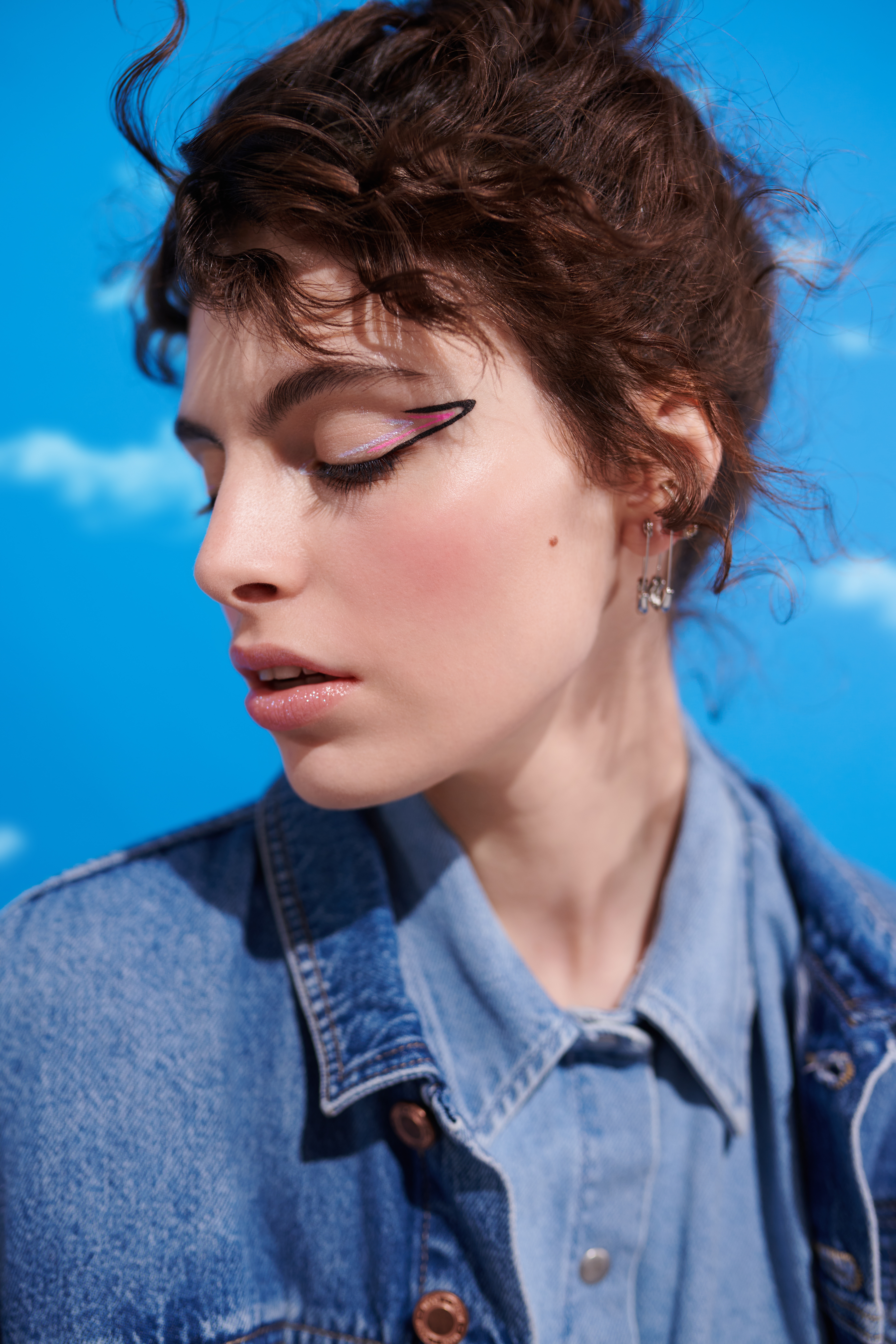 Маркер для глаз сияющий Glitter eyeliner