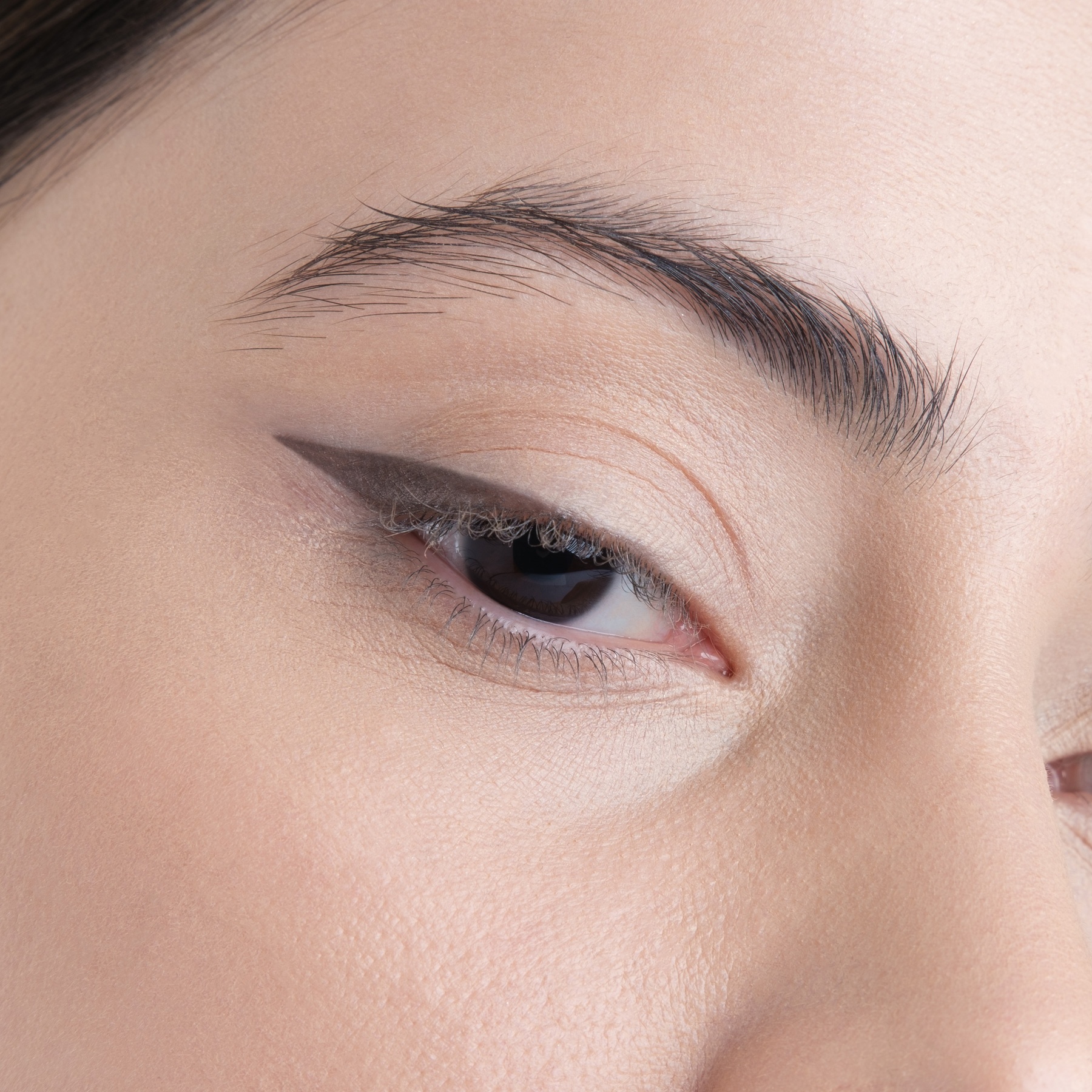 Карандаш для век устойчивый Longstay Eye Shaper