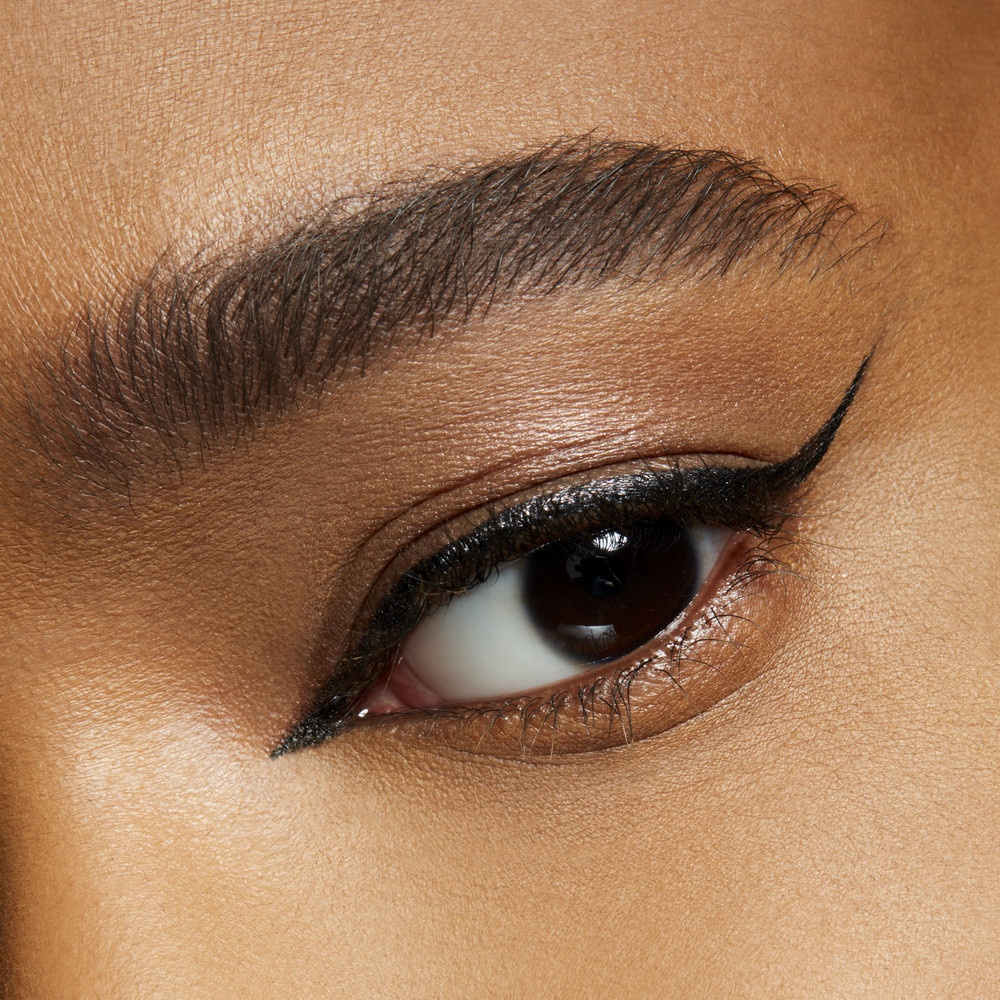 Подводка для глаз Brushstroke 24-Hour Liner