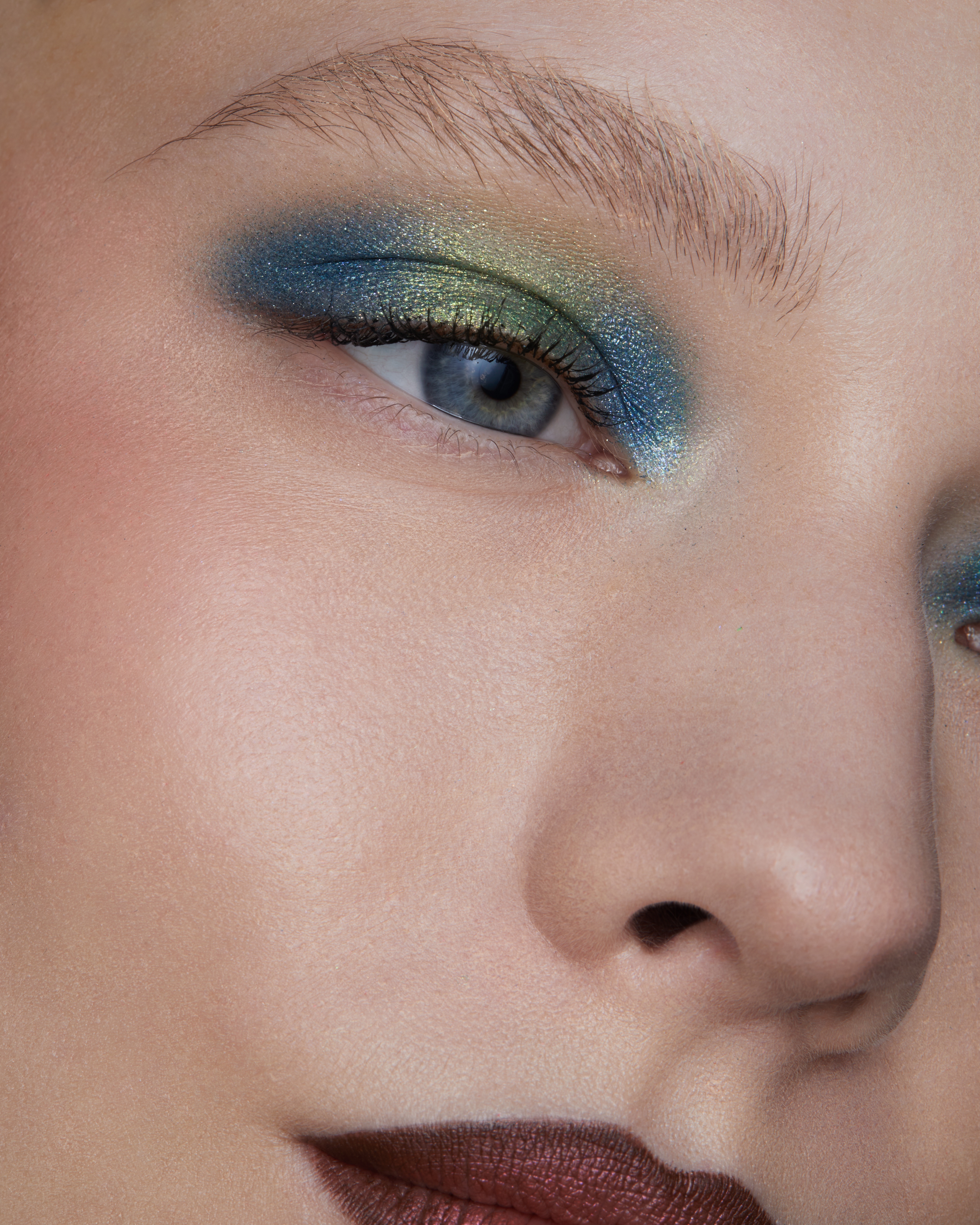 Палетка теней Glimmerverse Invented Ethos Multichrome Eyeshadow Quad