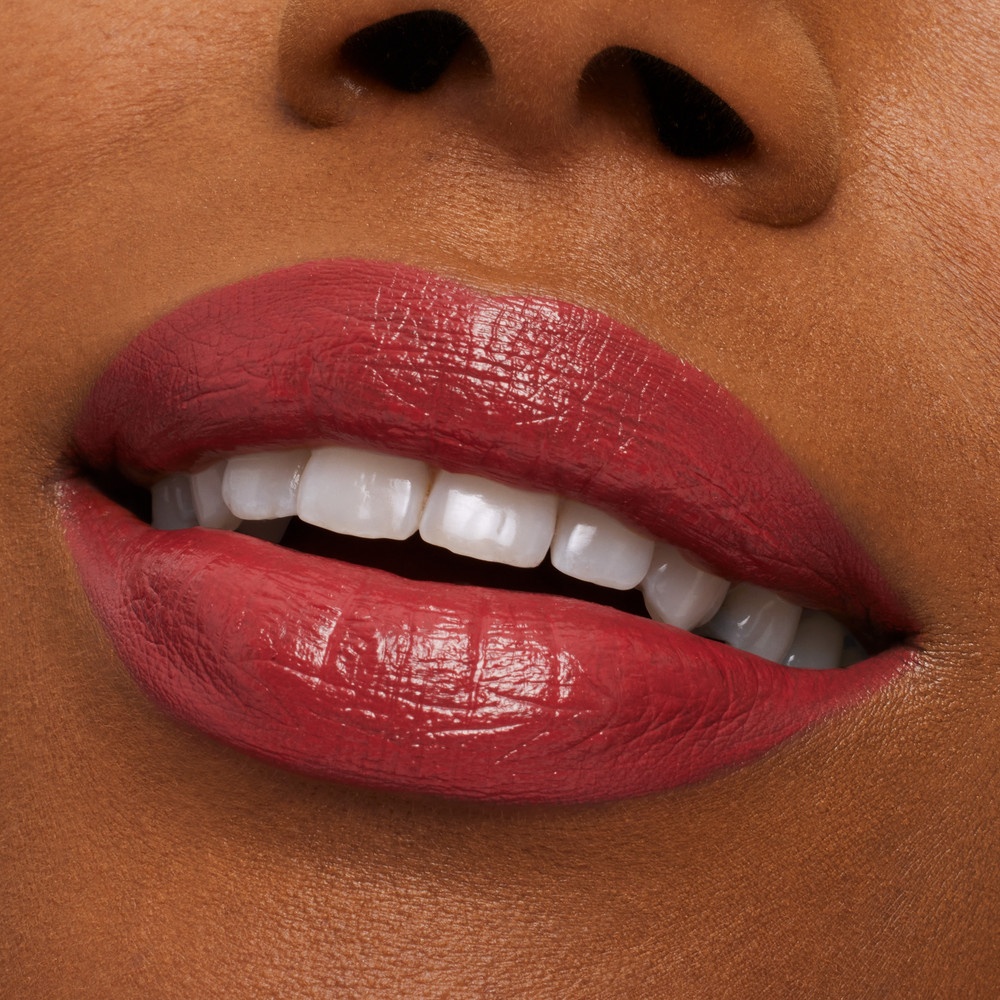Губная помада Macximal Satin Lipstick 