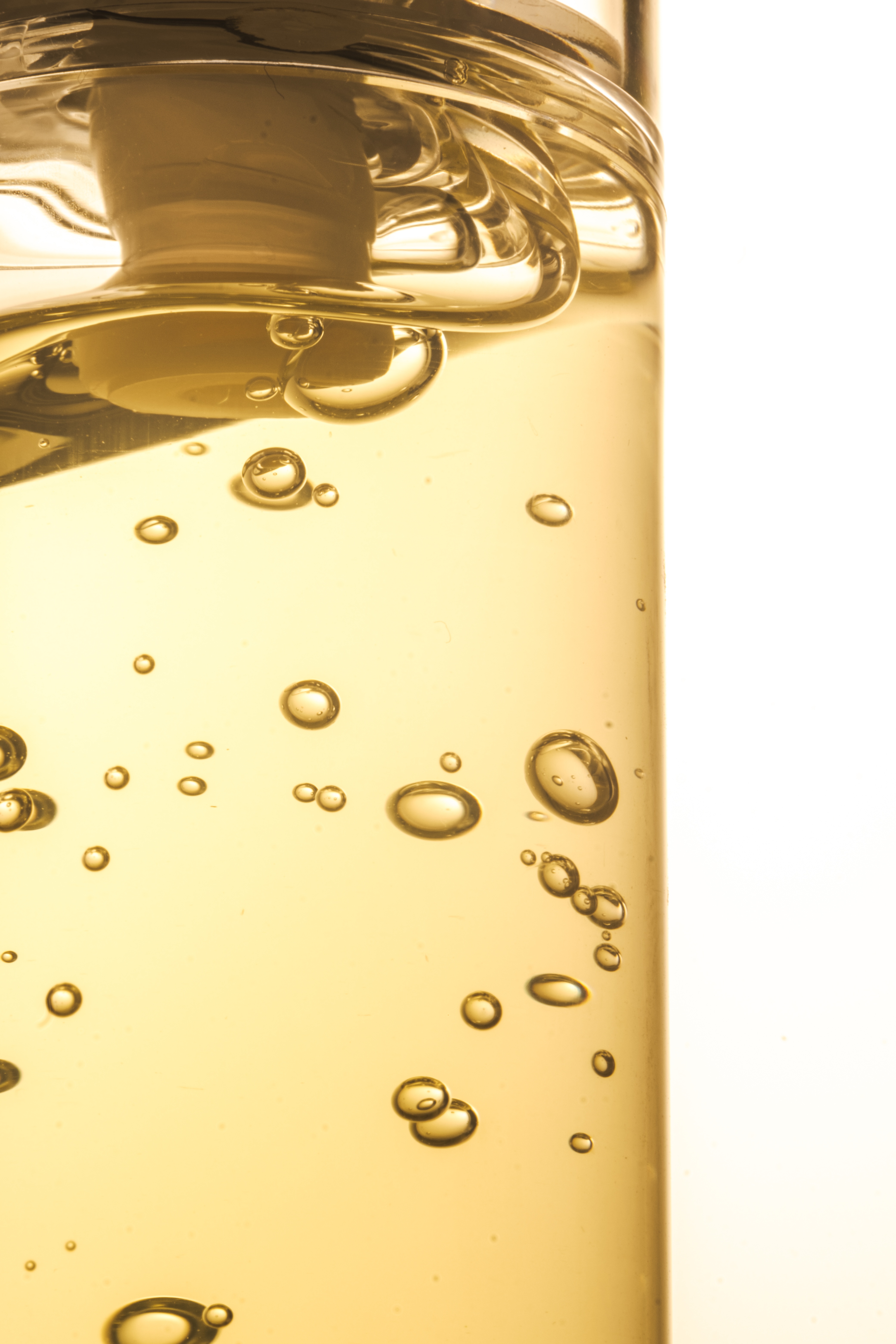 Сыворотка для лица осветляющая витаминная против темных пятен купить в VISAGEHALL