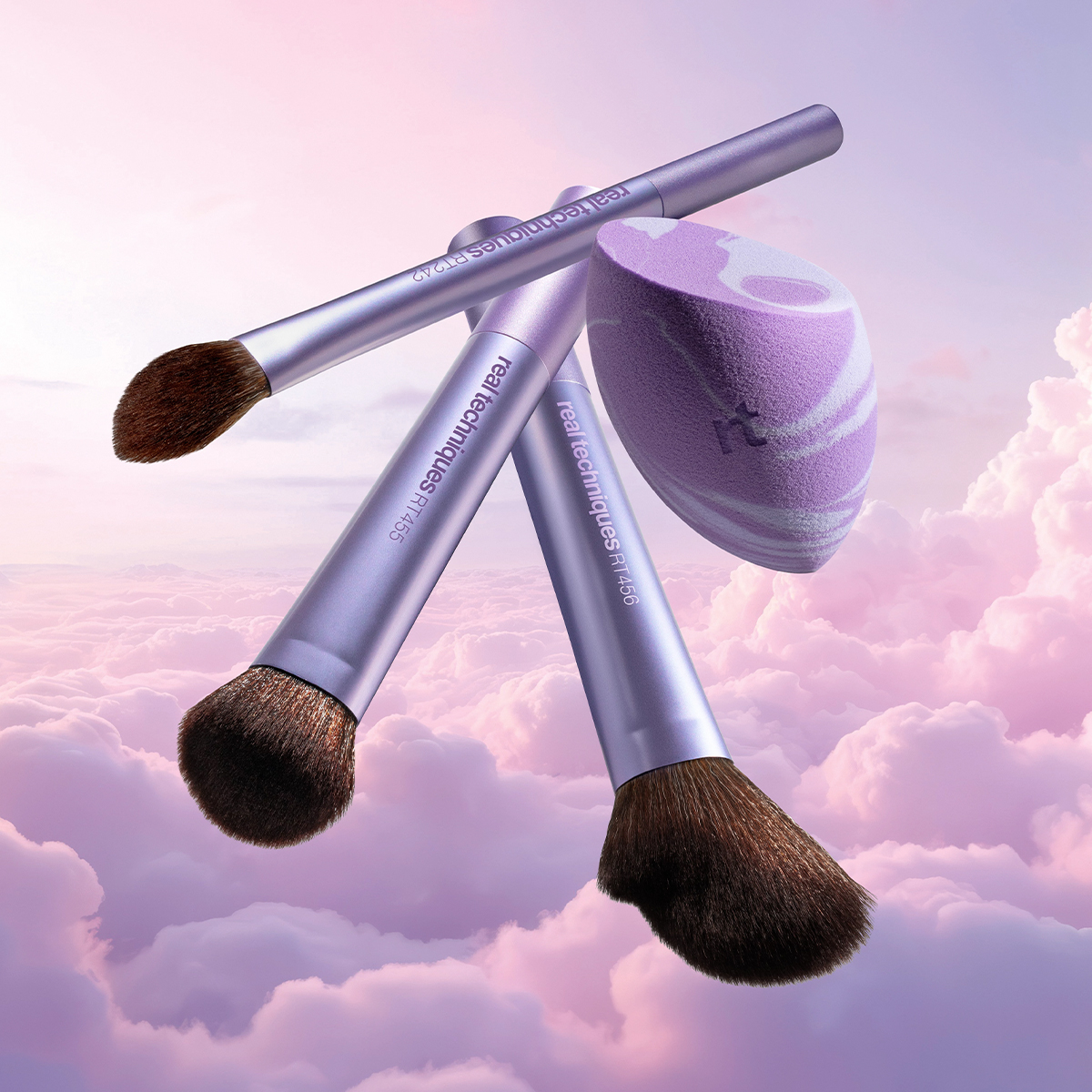 Набор кистей и спонж для макияжа лица Lilac Skies Soft & Blurred Base Set