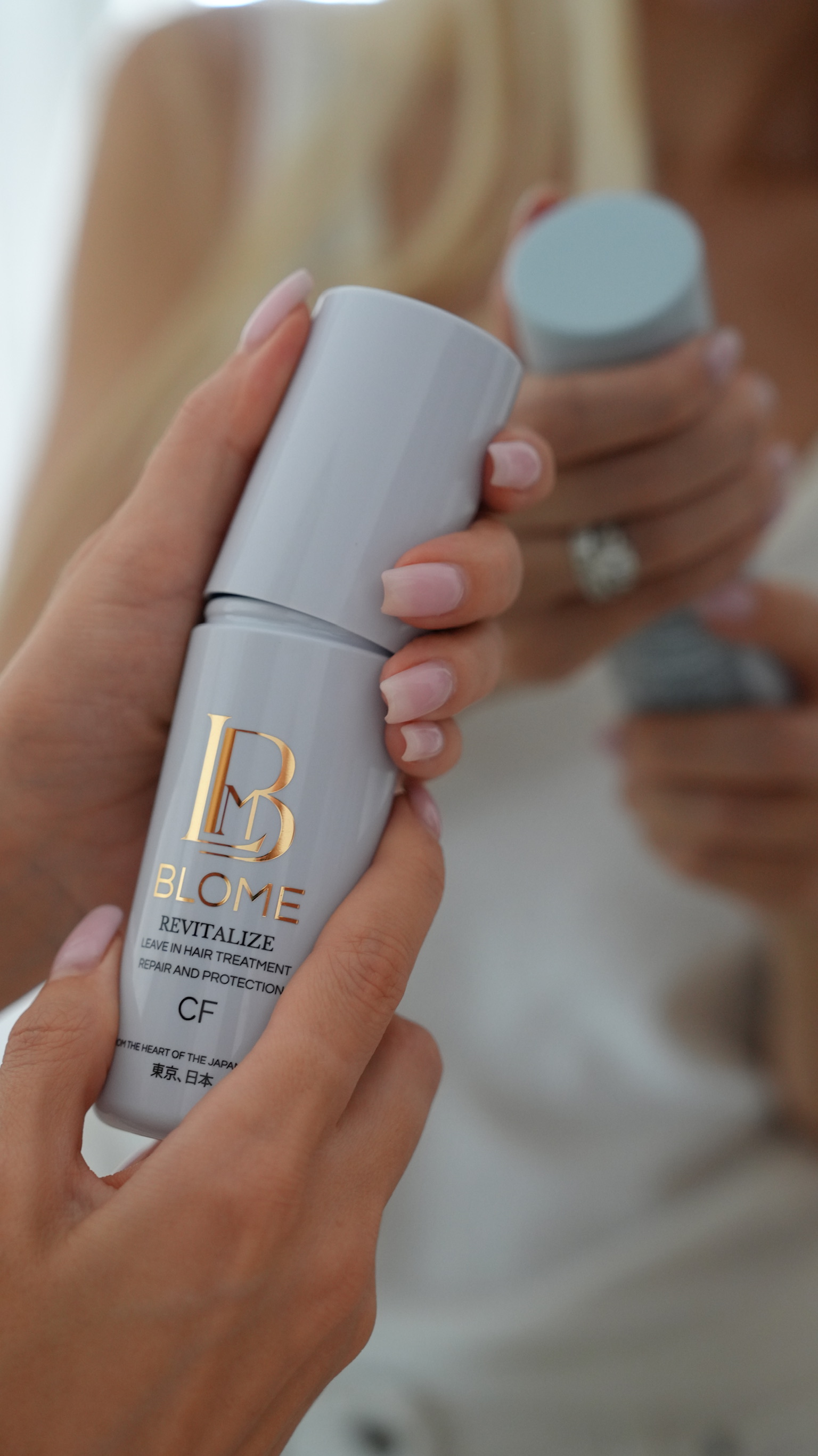 Молочко для волос несмываемое восстанавливающее Revitalize купить в VISAGEHALL