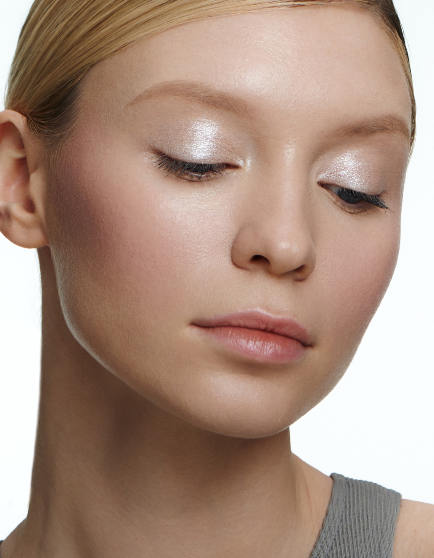 Тени-спарклы для век с влажным финишем Single Eyeshadow