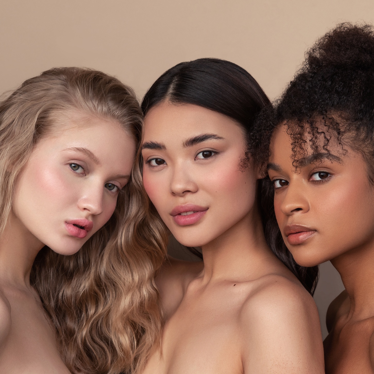Тональный крем Silk Obsession Foundation