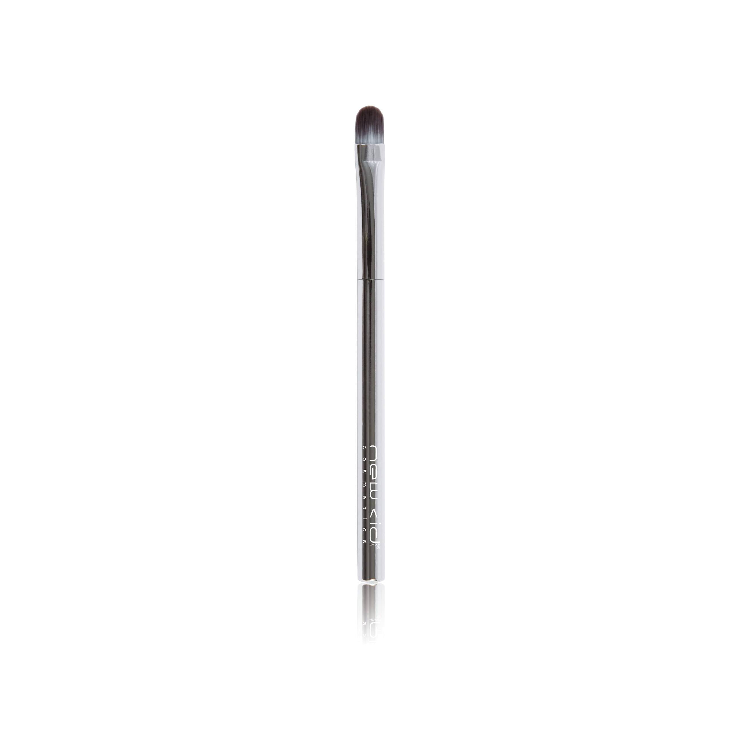Кисть для нанесения теней Eyeshadow brush купить в VISAGEHALL