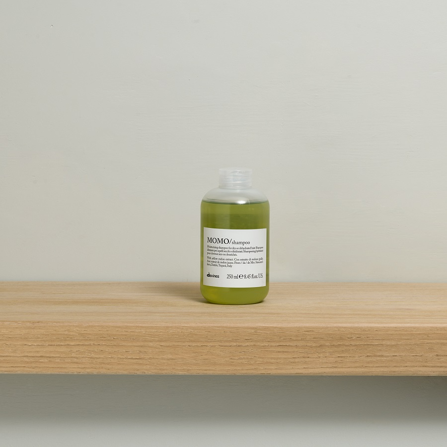 Шампунь для увлажнения волос Momo купить в VISAGEHALL