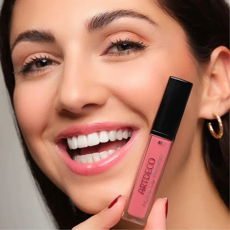 Блеск для губ Hydra Lip Booster