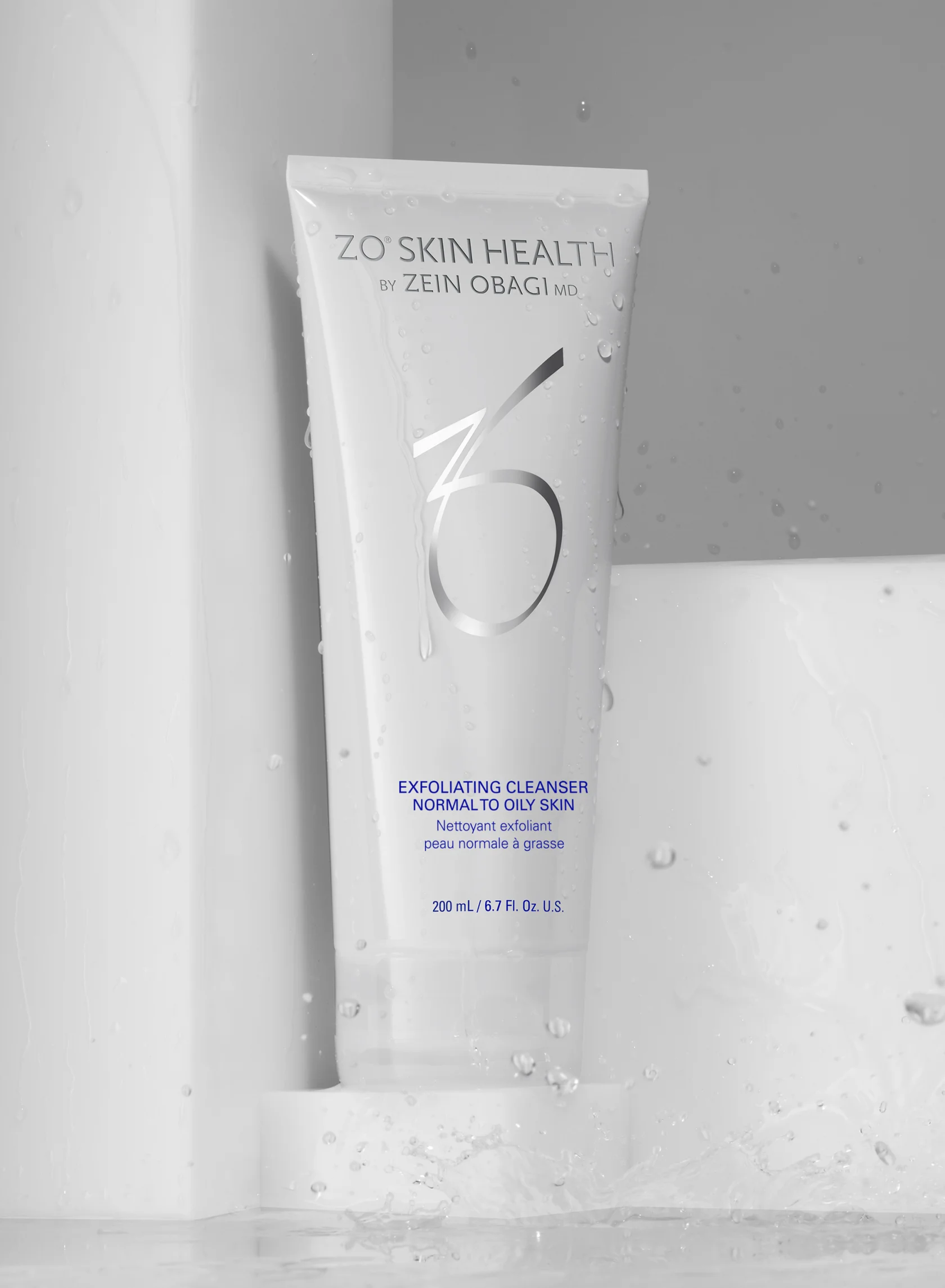 Очищающее средство с отшелушивающим эффектом Exfloating Cleanser