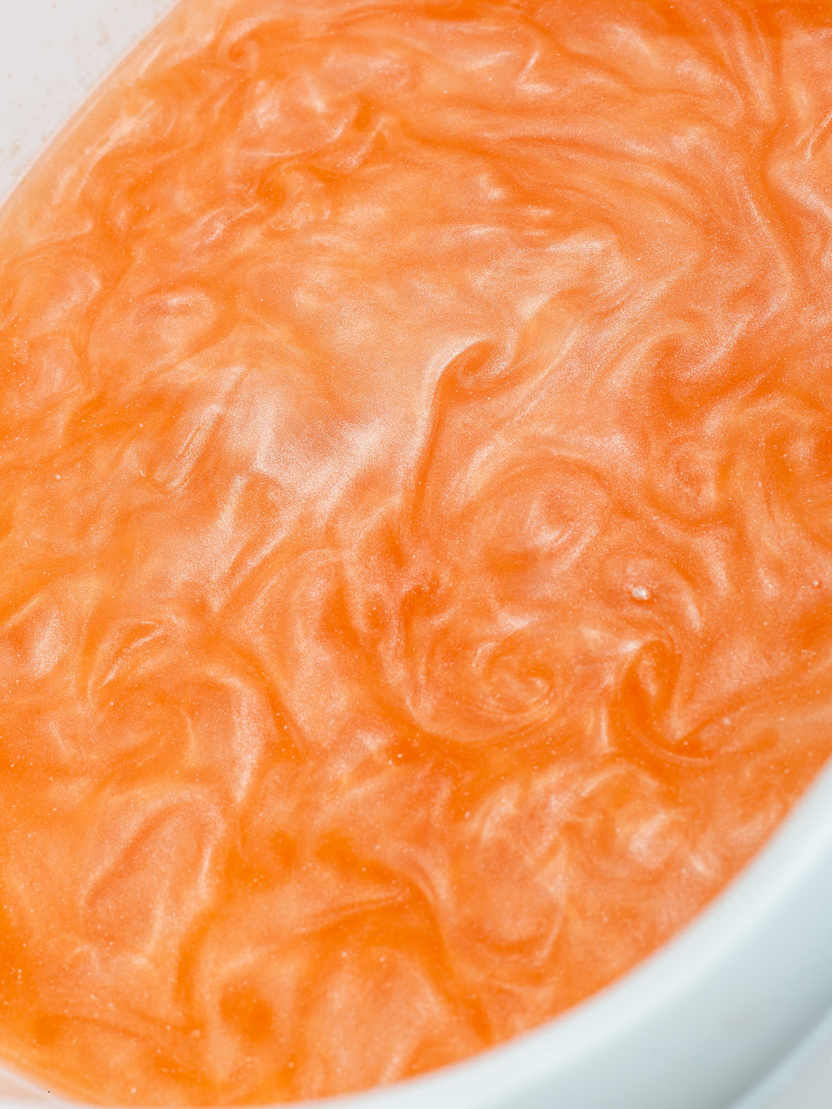 Бомбочка мерцающая оранжевая купить в VISAGEHALL