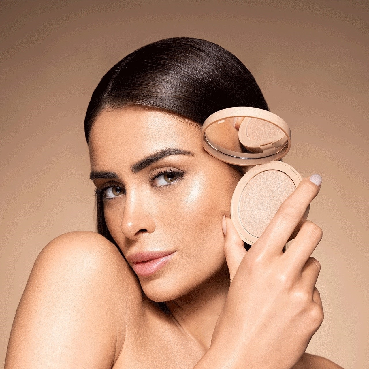 Хайлайтер компактный для лица Wonder Me Glow