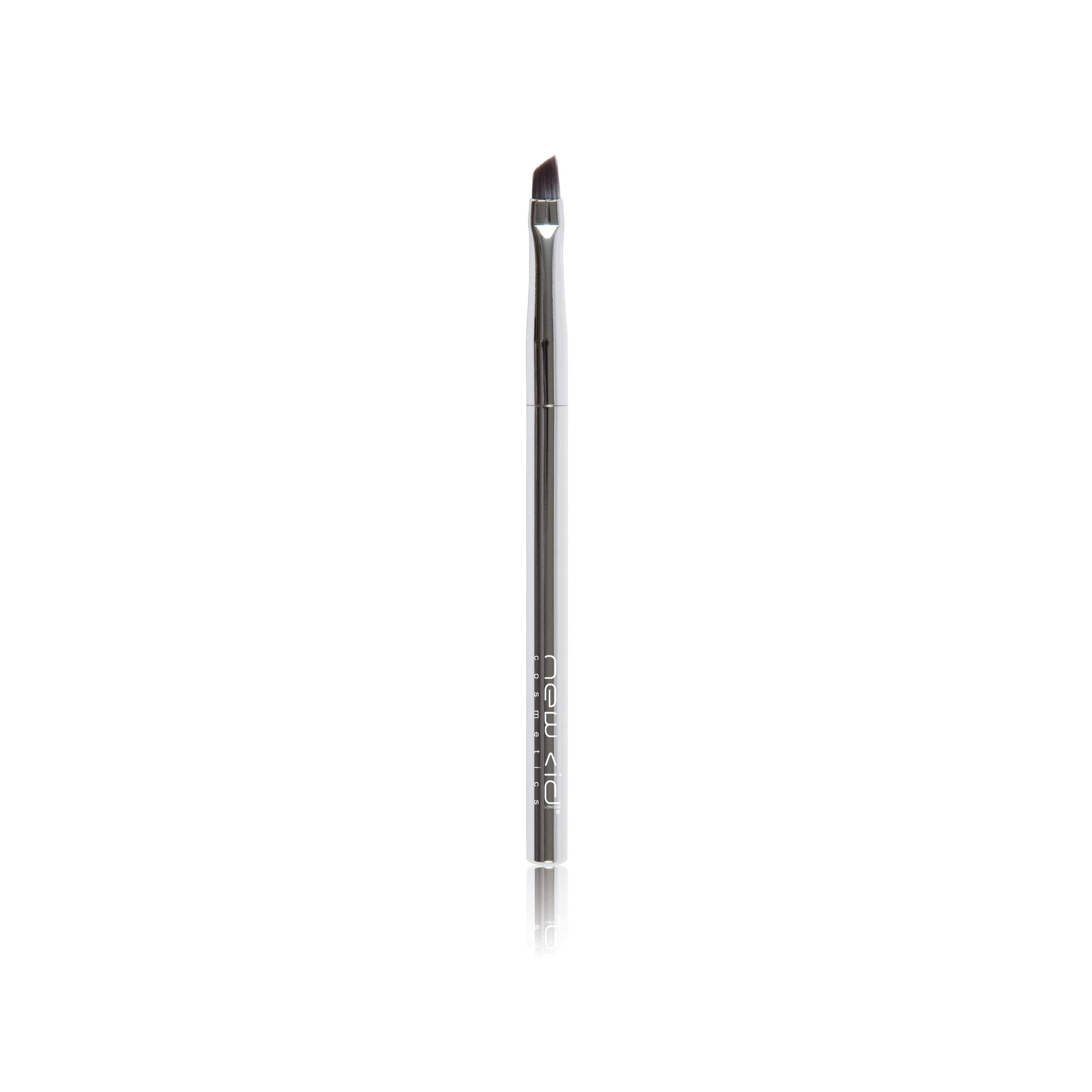 Кисть для нанесения теней Angled Eyeshadow brush купить в VISAGEHALL