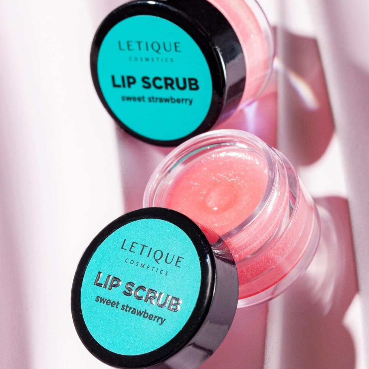 Маска для губ Sweet Strawberry Letique Cosmetics купить в VISAGEHALL
