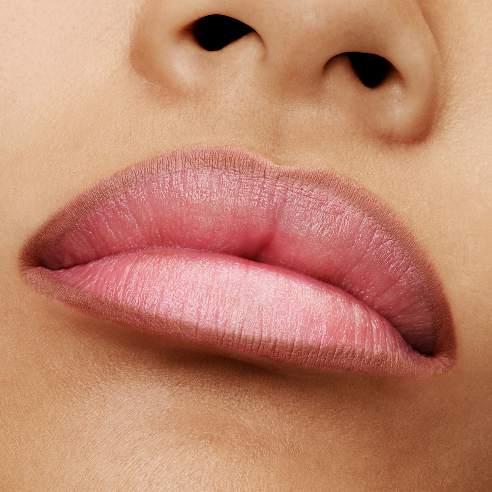Карандаш для губ Runway Lip Pencil