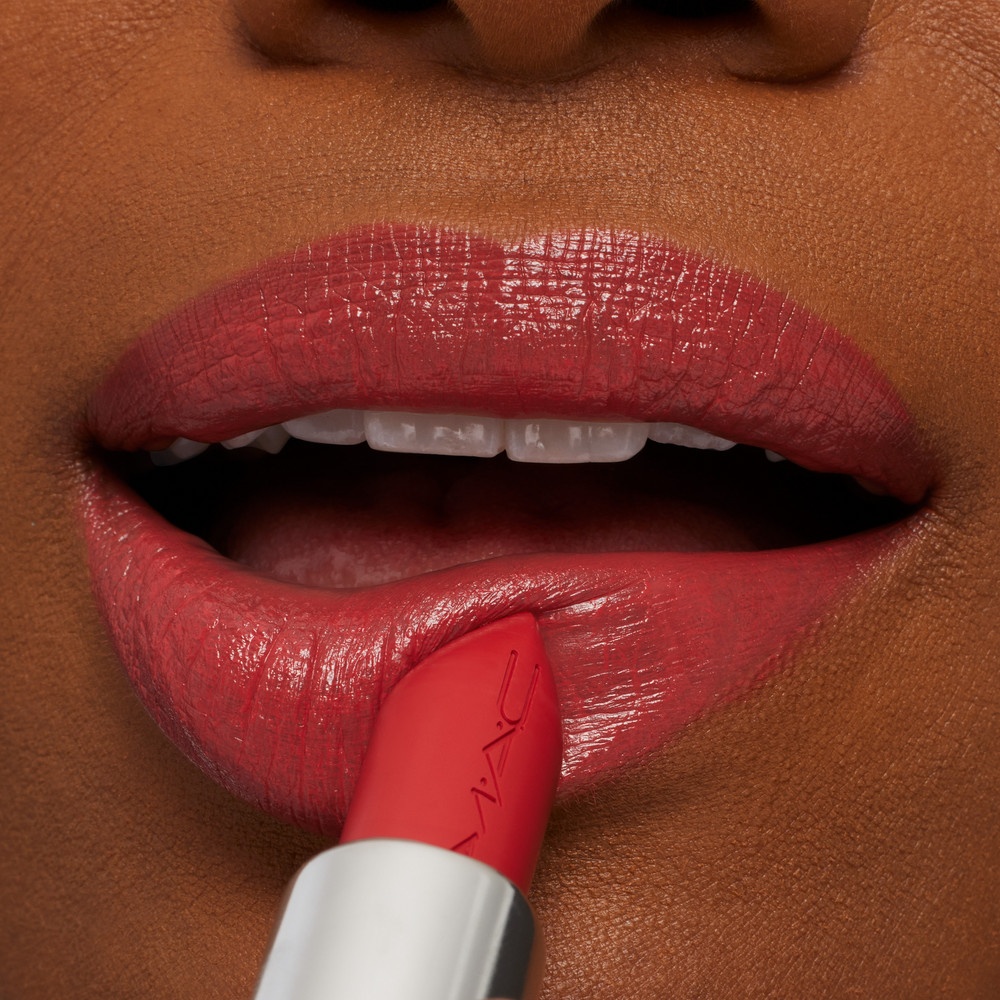 Губная помада Macximal Satin Lipstick 