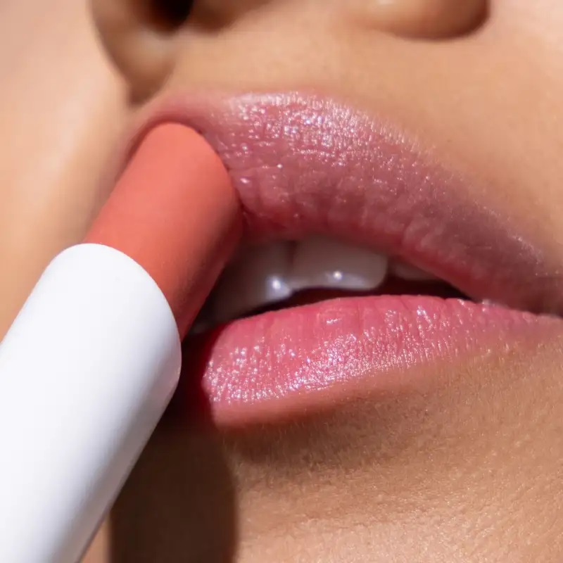 Бальзам для губ Color Booster Lip Balm Limited Edition