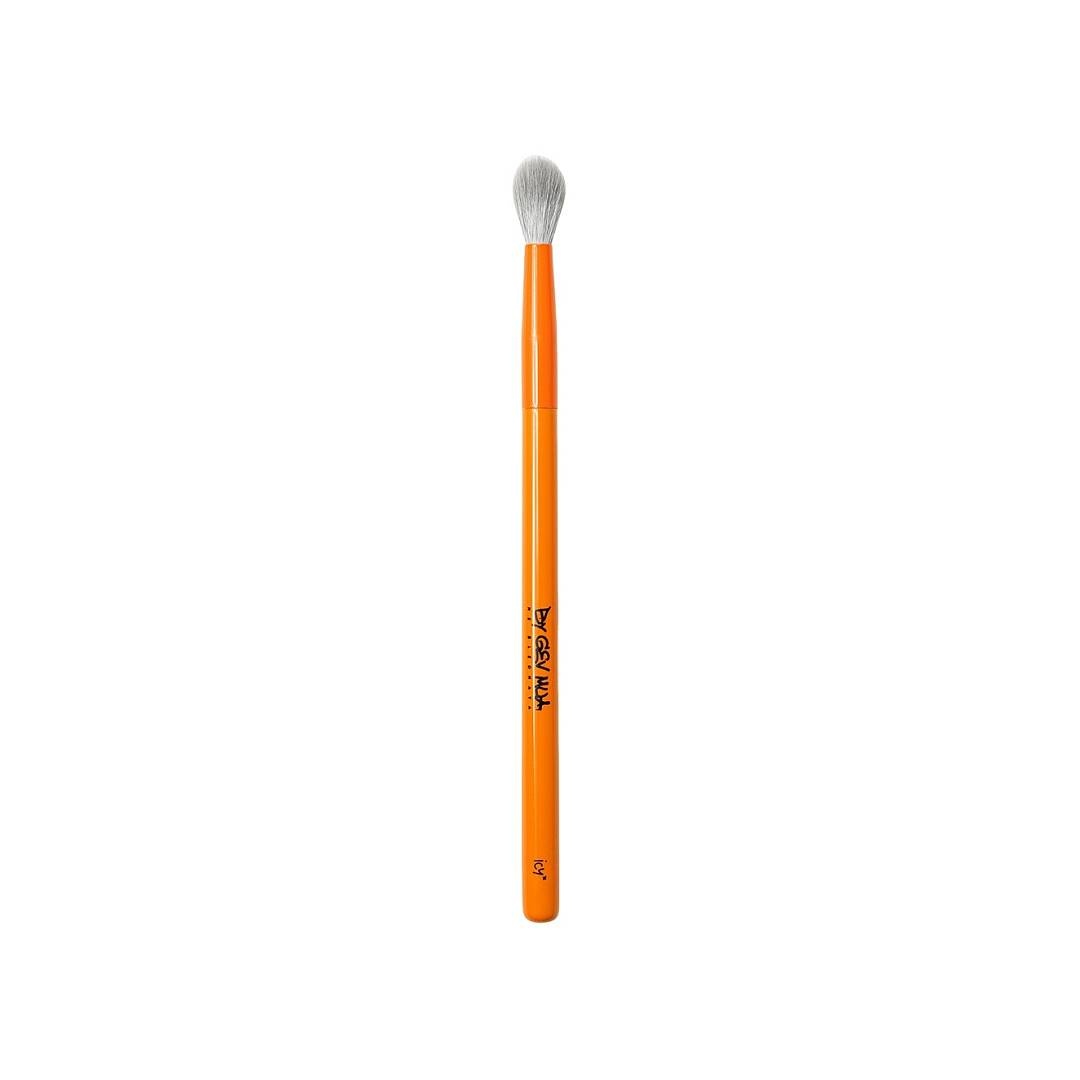 Кисть лимитированная для глаз Icy Orange Medness
