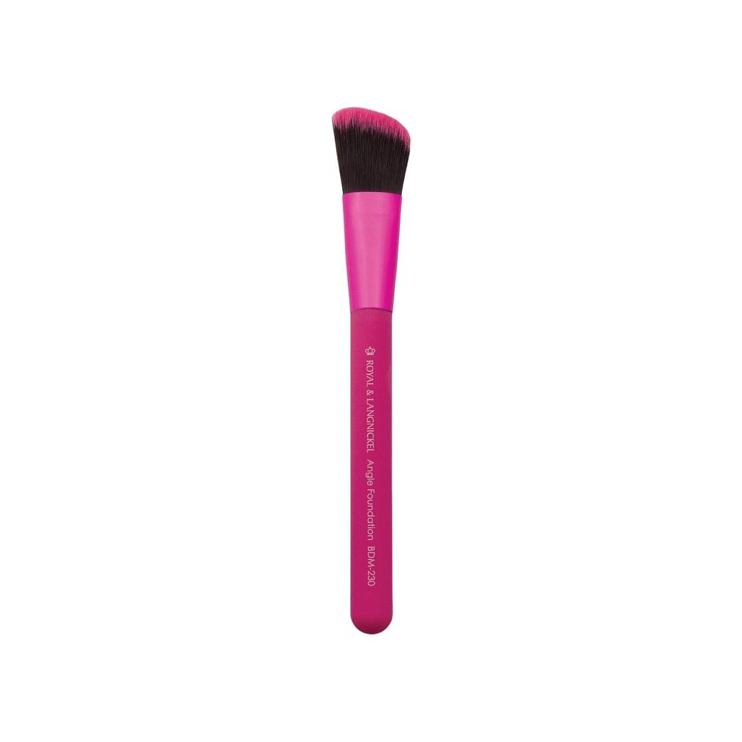 Кисть скошенная для тональной основы Moda Angle Foundation