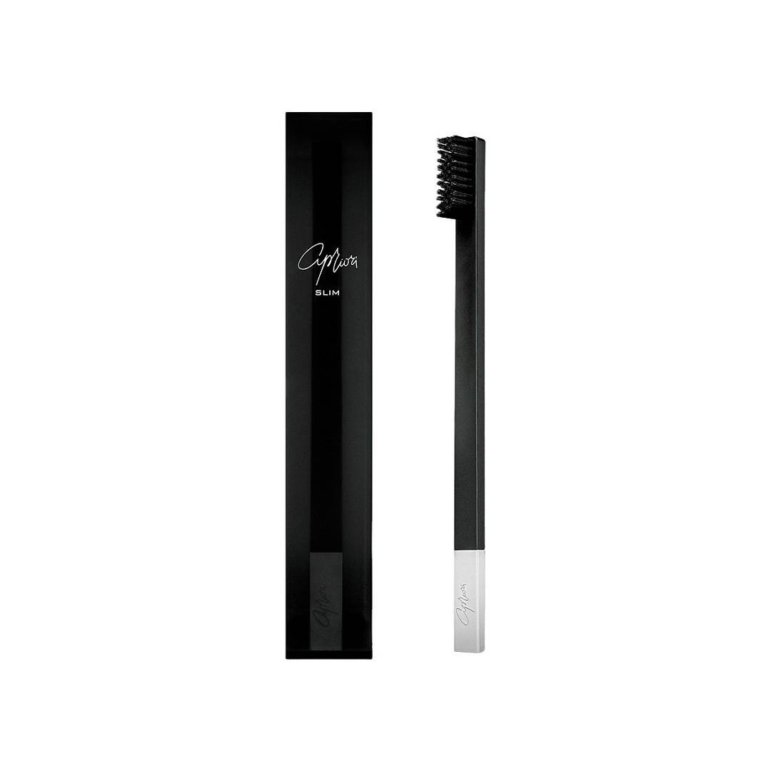 Зубная щетка мягкой жесткости Slim Black and Silver