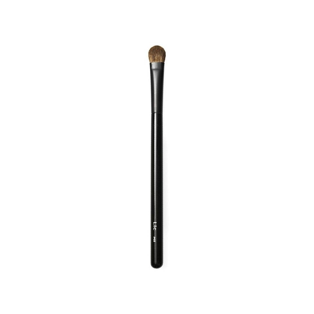 Кисть для нанесения теней на верхнее веко плоская Makeup Artist Brush P03 