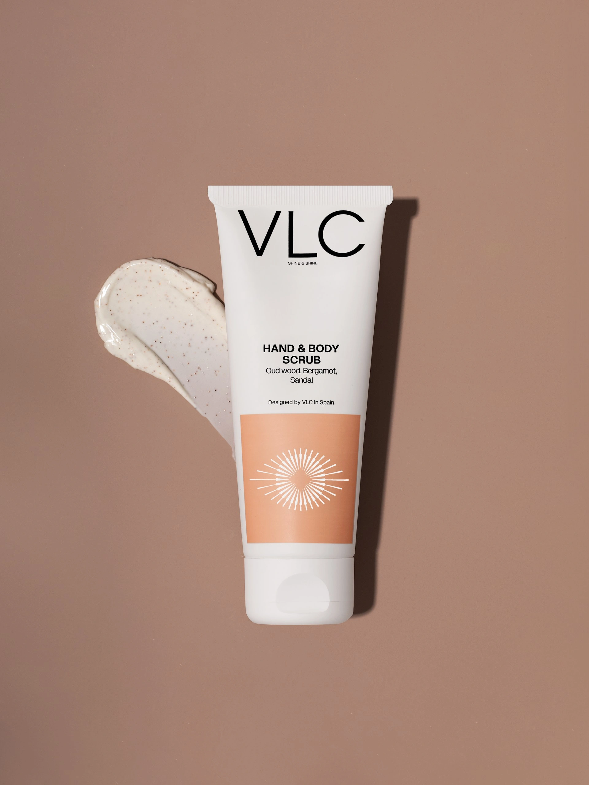 Крем-скраб питательный для рук и тела Oud wood, Bergamot, Sandal купить в VISAGEHALL