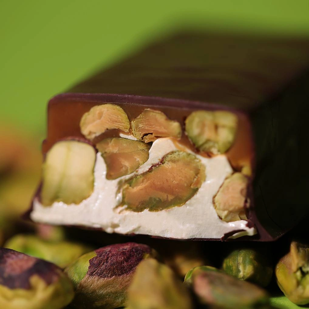 Батончик шоколадно - фисташковый Ugly купить в VISAGEHALL