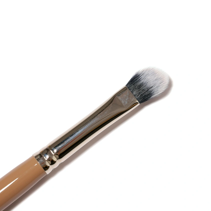 Кисть для консилера и кремовых теней AD6 купить в VISAGEHALL