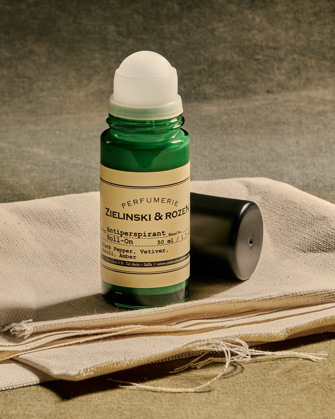 Дезодорант-антиперспирант шариковый для тела Черный перец, Ветивер, Нероли, Амбра купить в VISAGEHALL